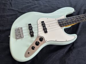 Moollon Jazz bass J Classic 