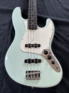 Moollon Jazz bass J Classic 